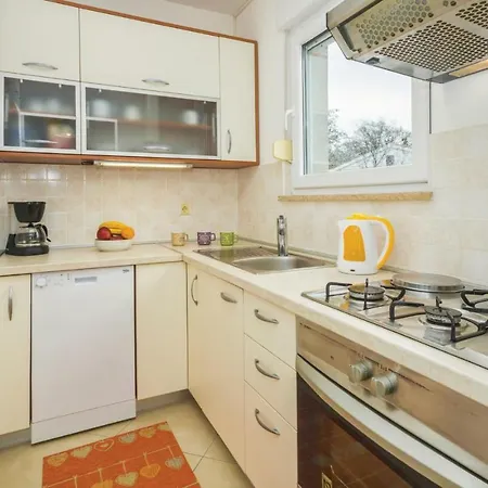 Two-bedroom In Apartamento Kukci