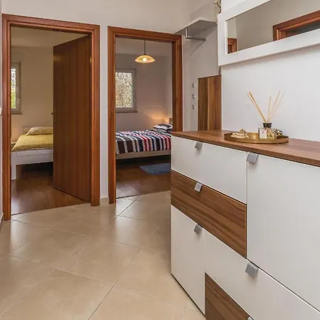 Two-bedroom In Apartamento Kukci